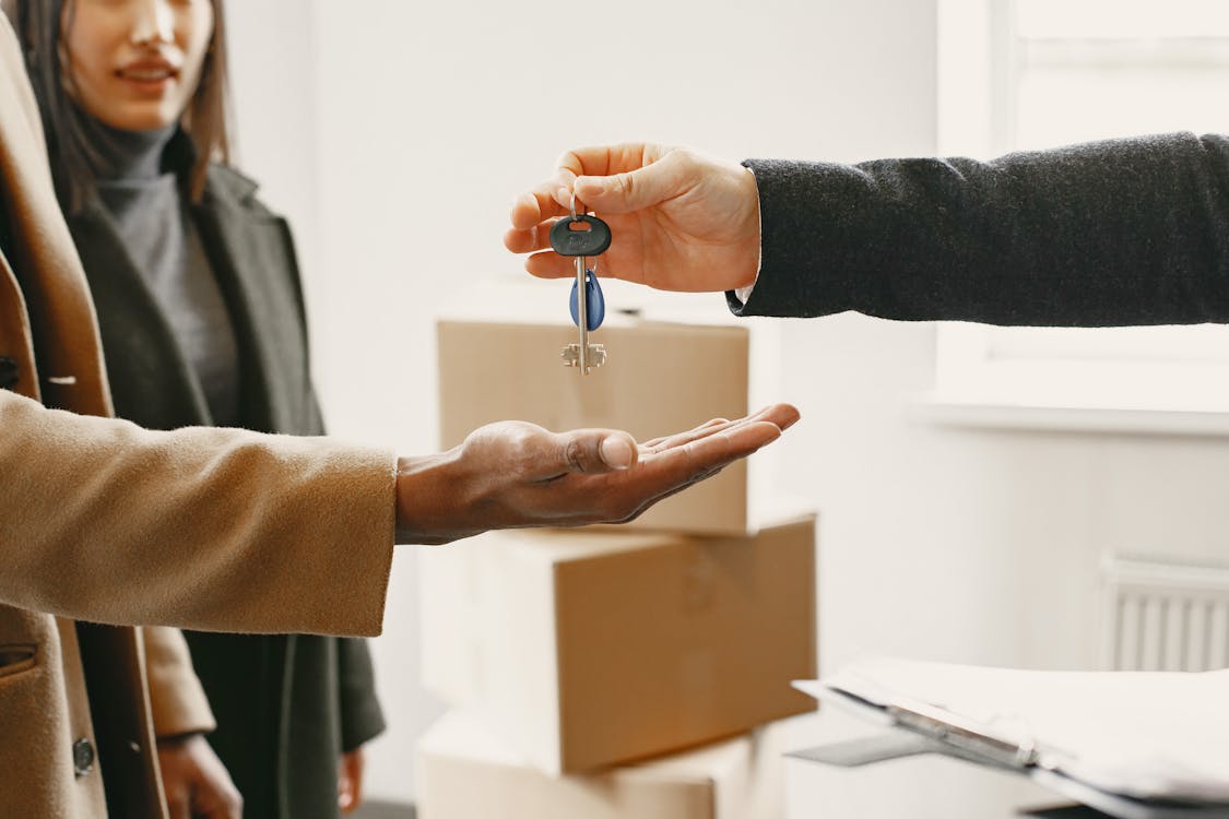 Remise des clés lors d'une location - dépôt de garantie bailleur locataire